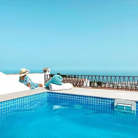 New Apartment! Private Roooftop Terrace & Pool *