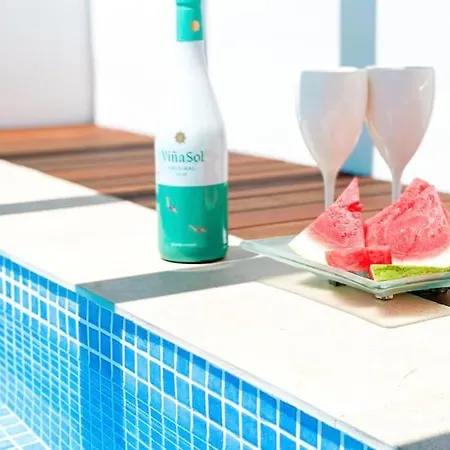 New Apartment! Private Roooftop Terrace & Pool Apartment *