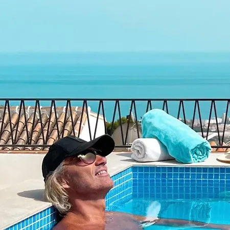 New Apartment! Private Roooftop Terrace & Pool *