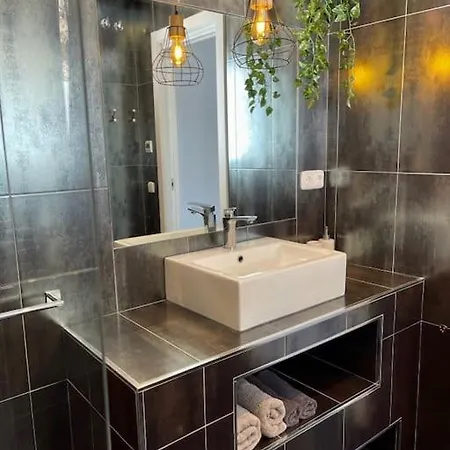 New Apartment! Private Roooftop Terrace & Pool *