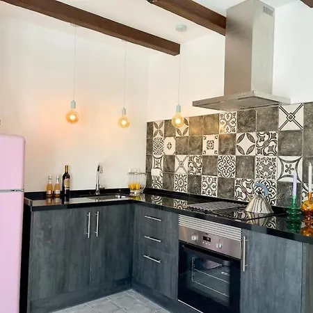 New Apartment! Private Roooftop Terrace & Pool *