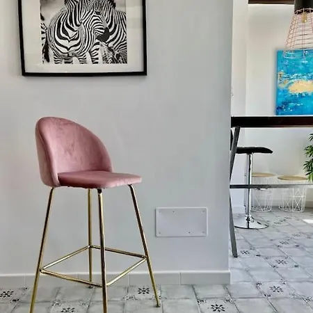 New Apartment! Private Roooftop Terrace & Pool *