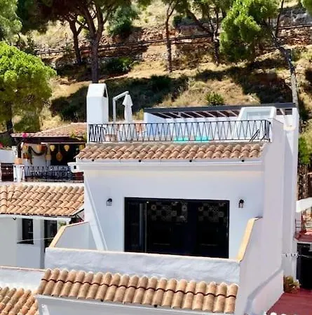 New Apartment! Private Roooftop Terrace & Pool